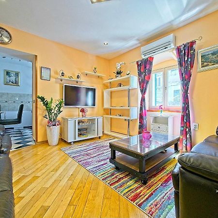 Nina Apartment Split Luaran gambar