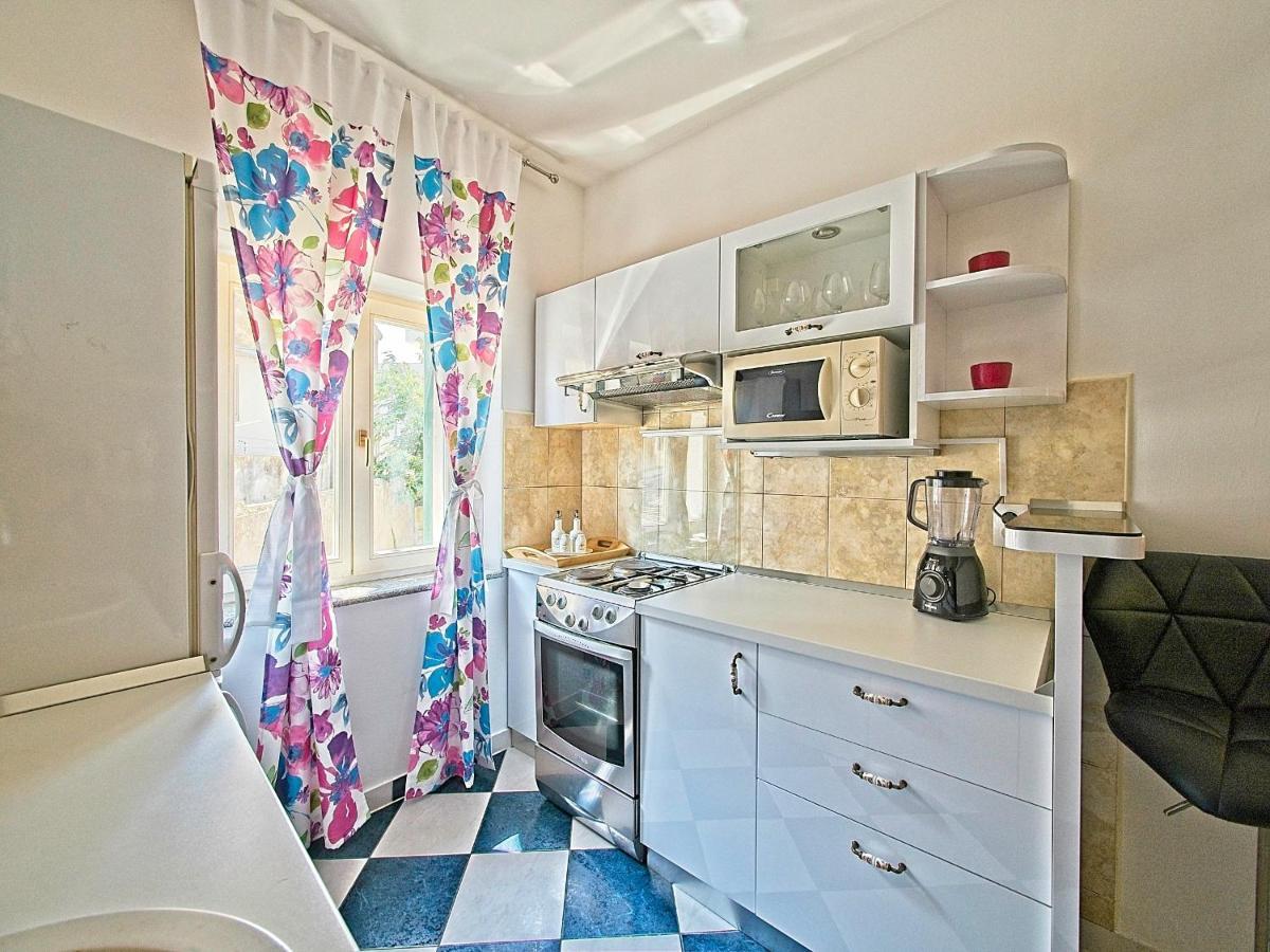 Nina Apartment Split Luaran gambar