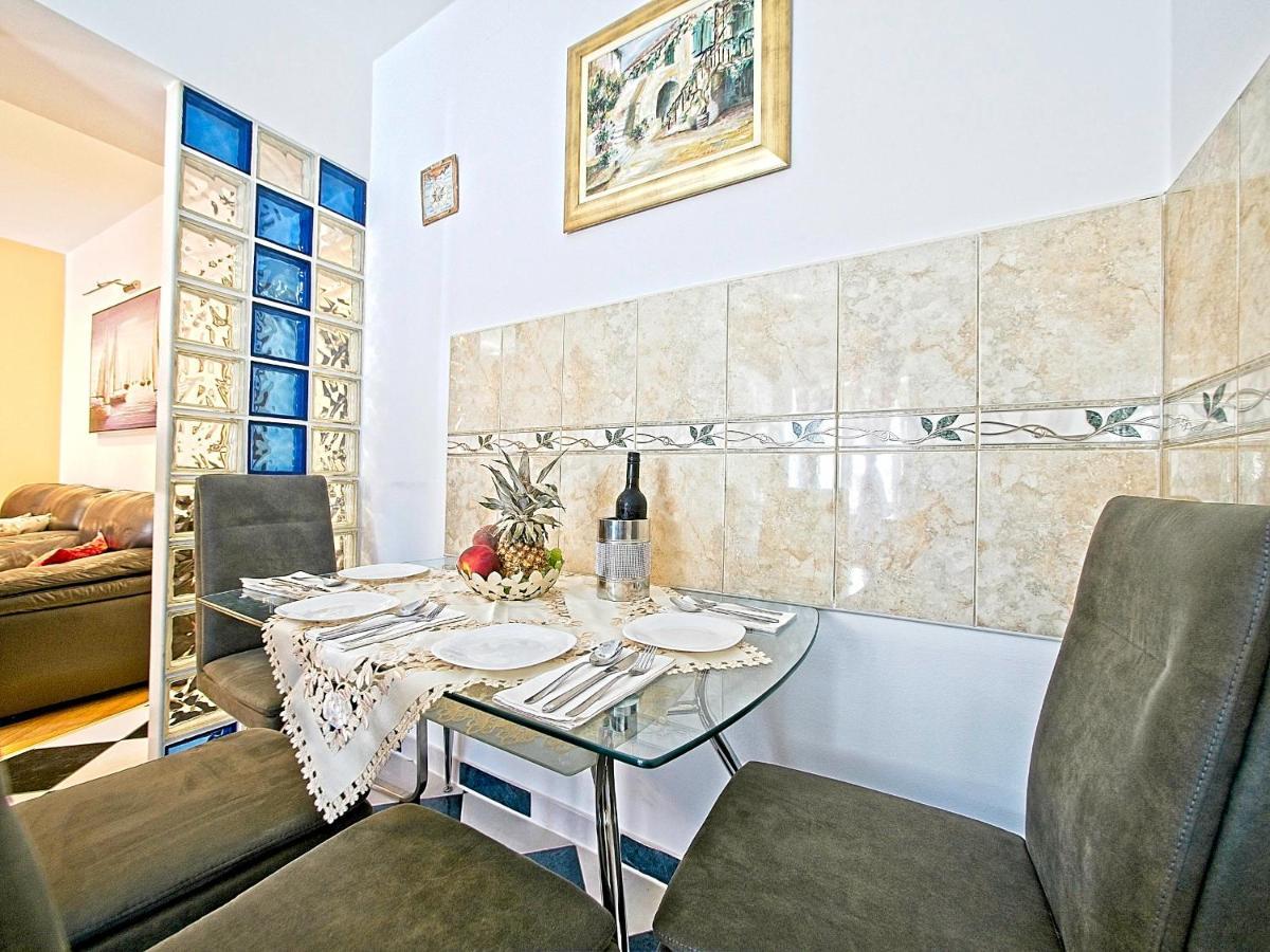 Nina Apartment Split Luaran gambar