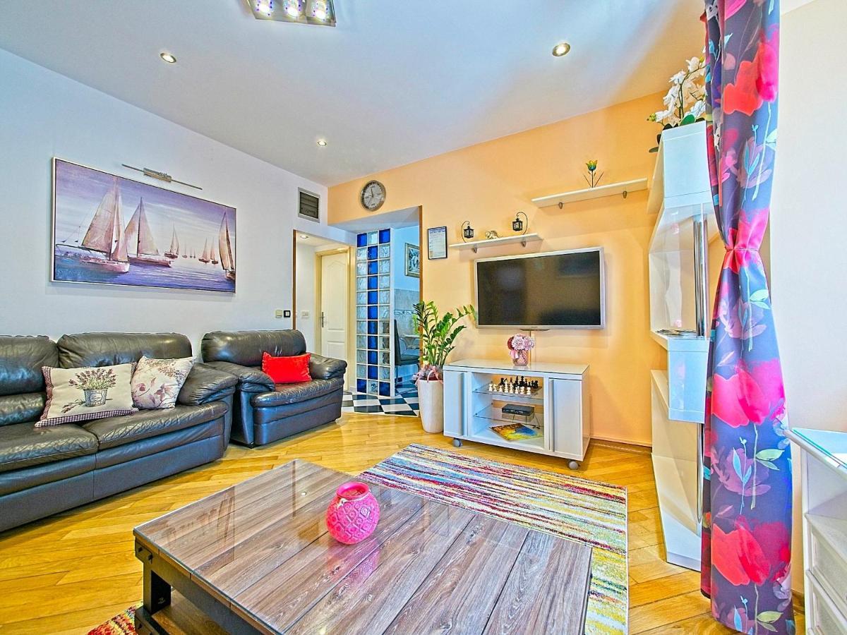 Nina Apartment Split Luaran gambar