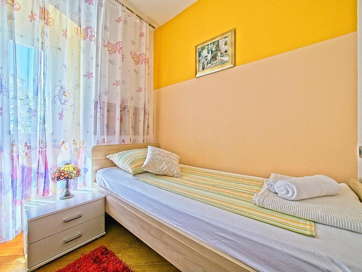 Nina Apartment Split Luaran gambar