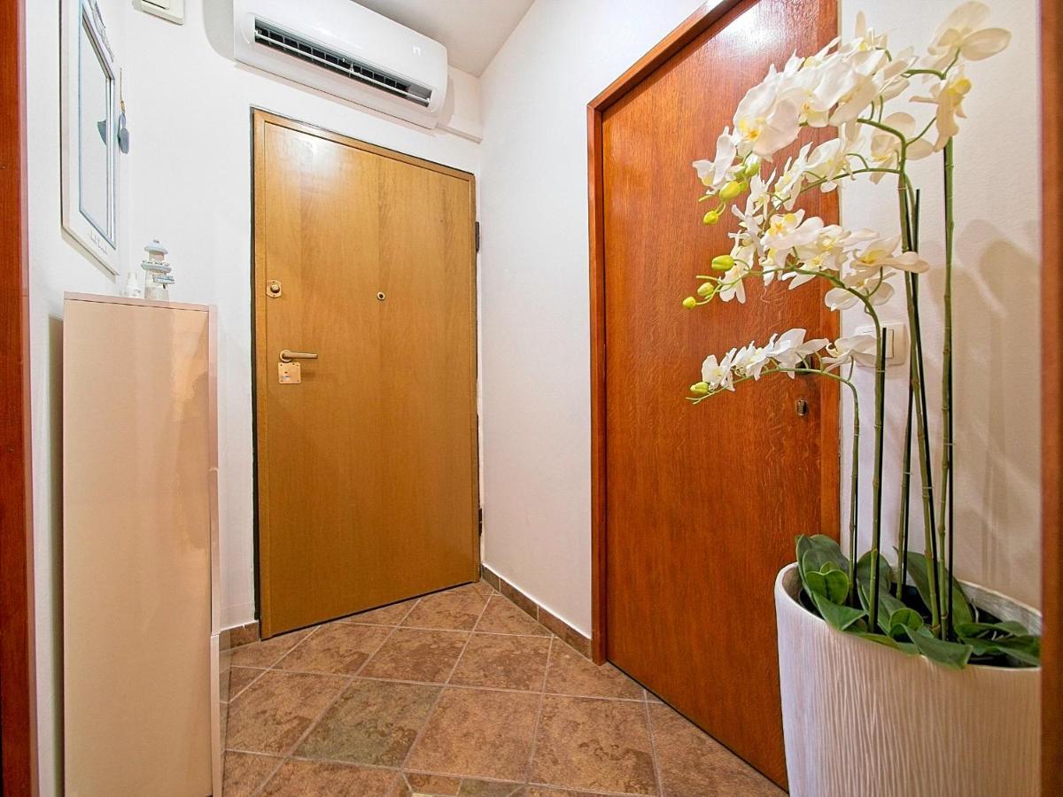 Nina Apartment Split Luaran gambar