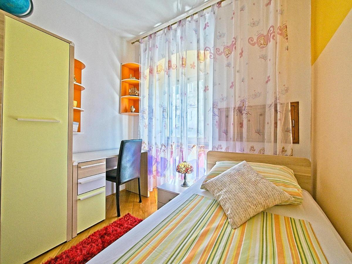 Nina Apartment Split Luaran gambar